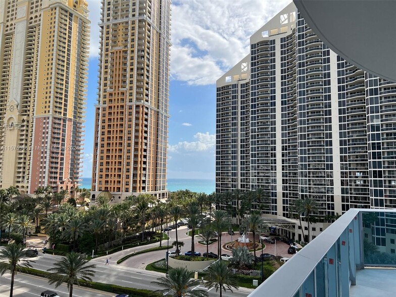 Building Photo - 400 Sunny Isles Blvd