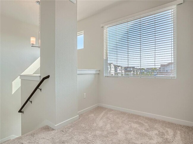 Building Photo - 1309 Showbox St