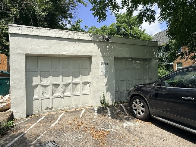 Building Photo - 860 Blair Ave
