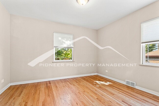Building Photo - 1375 Locust St