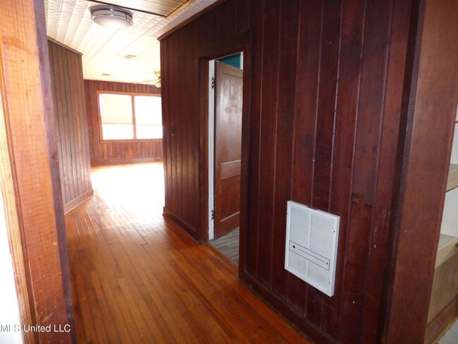 Building Photo - 463 Monticello St SE