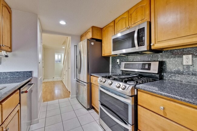 Building Photo - 2-Bed Cupertino Home with Private Yard, In-Unit Laundry, Pool and Clubhouse