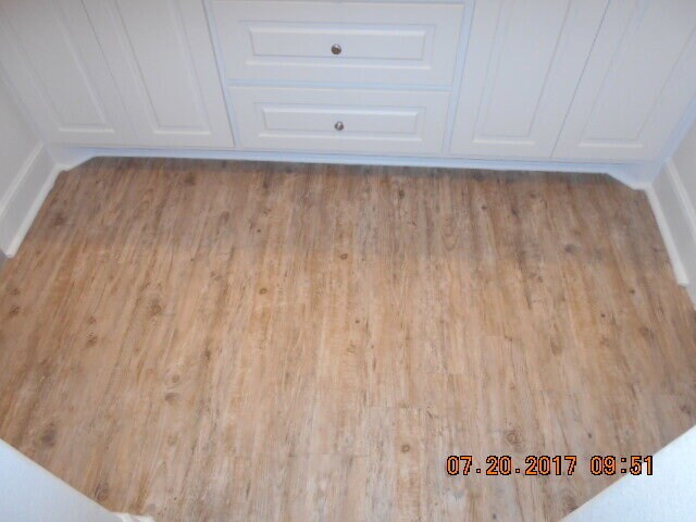 Building Photo - First Full Month's Rent Free! The Finer Th...