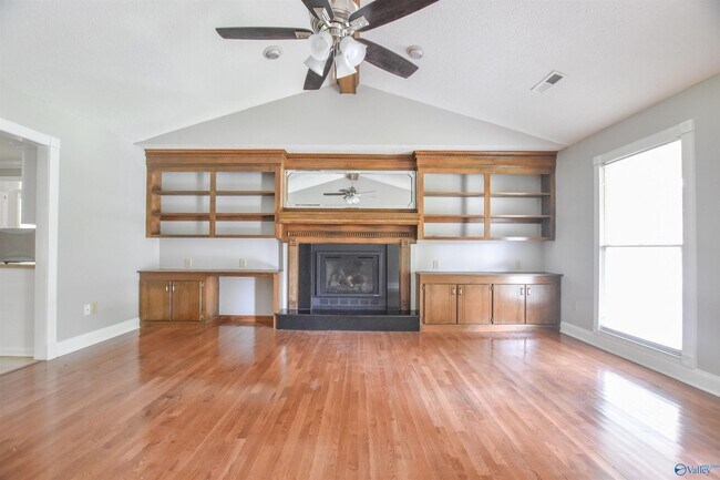 Building Photo - 150 Whisperwood Ln