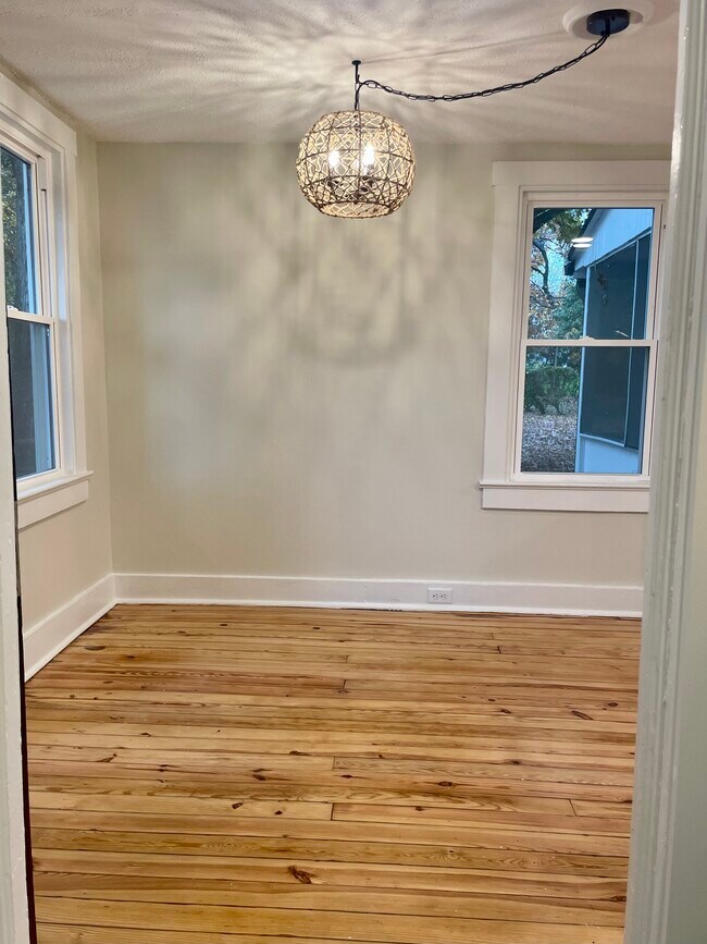 Building Photo - 27318 Morgnec Rd