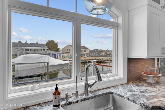Building Photo - 18 Culebra Ave