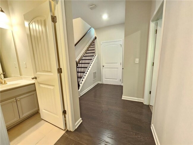 Building Photo - 871 Sunset Park Dr