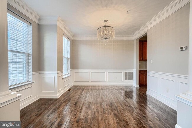 Building Photo - 601 Long Wall Dr