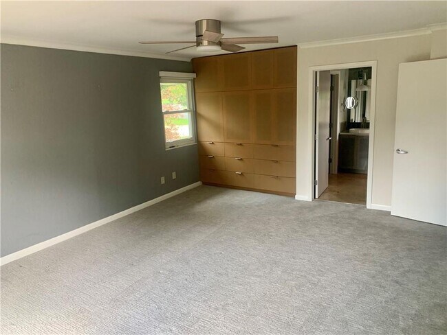 Building Photo - 4003 Tablerock Dr