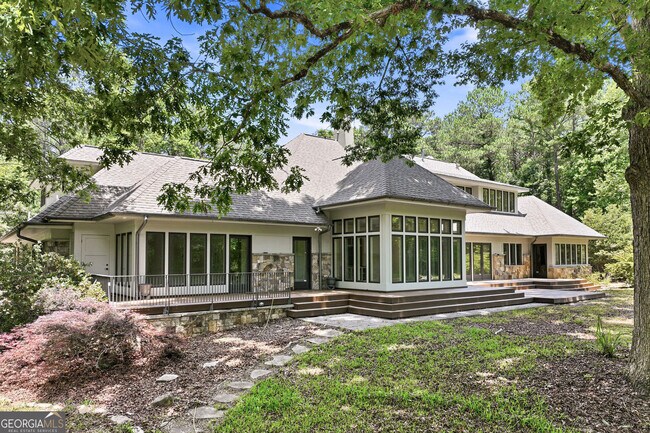 Building Photo - 3735 Smithtown Rd
