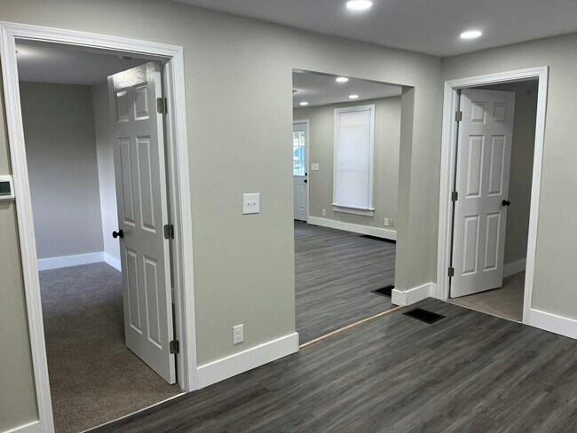 Building Photo - 13 Layton St