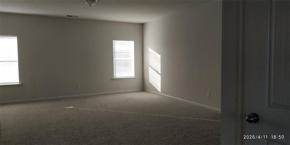 Building Photo - 132 Marion Dr