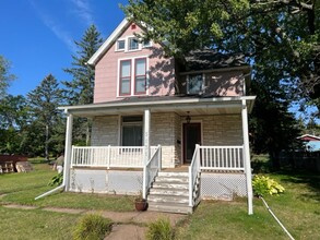 Building Photo - Duluth MN - 4+ bed - 2-bath - 2-car garage