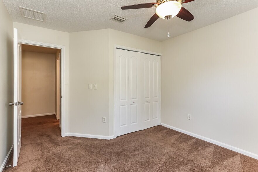 Building Photo - 11390 Emma Oaks Ln