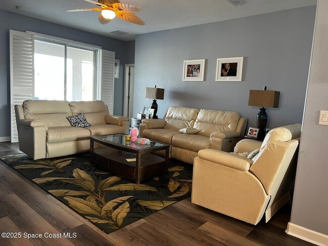 Building Photo - 6148 Van Ness Dr