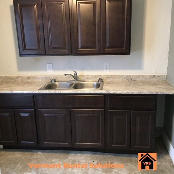 Primary Photo - 150 Washington St