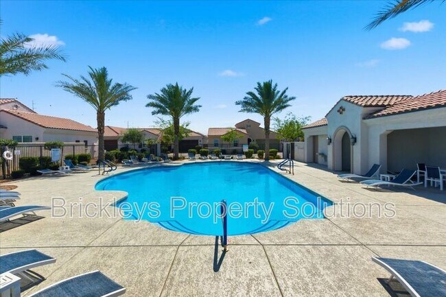 Building Photo - 265 E Balsam Dr