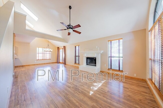 Building Photo - 471 Caviness Dr