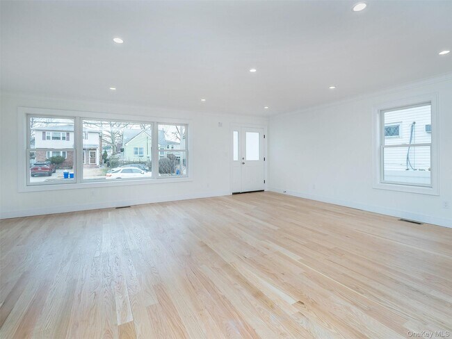 Building Photo - 35 Dunwood Rd