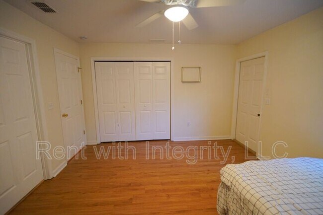 Building Photo - 4434 Gearhart Rd