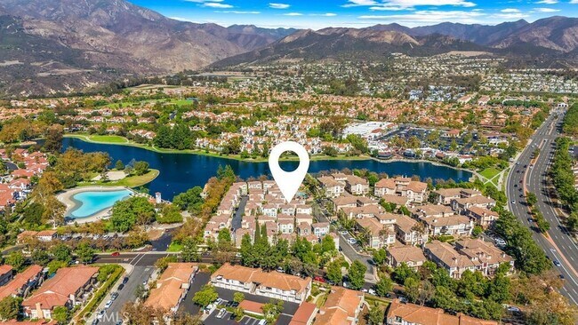 Building Photo - 205 Montana Del Lago Dr