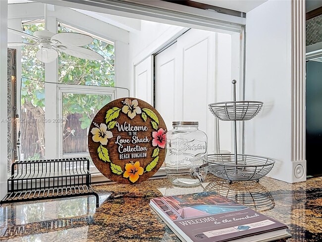 Building Photo - 1419 NE 4th Ct