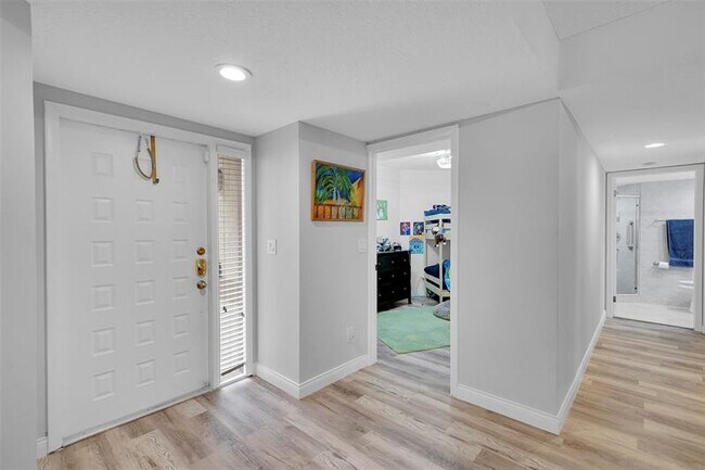 Building Photo - 9312 NW 9th Pl