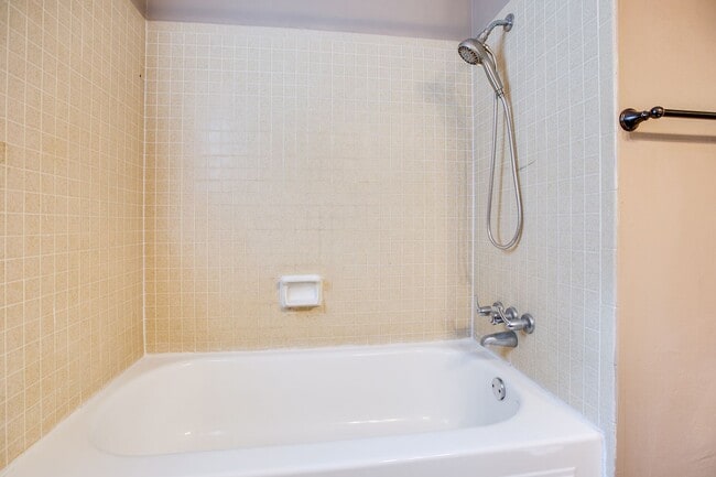 Building Photo - 2713 Canyon Creek Dr