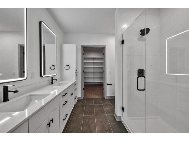 Building Photo - 640 Wisconsin Ave N