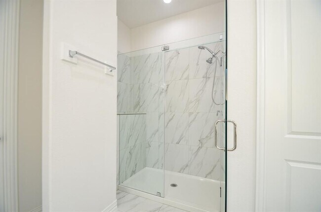 Building Photo - 6514 Fraser Pt Ct
