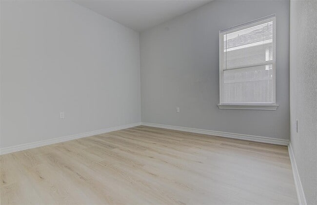 Building Photo - 1311 Hazleton Cove
