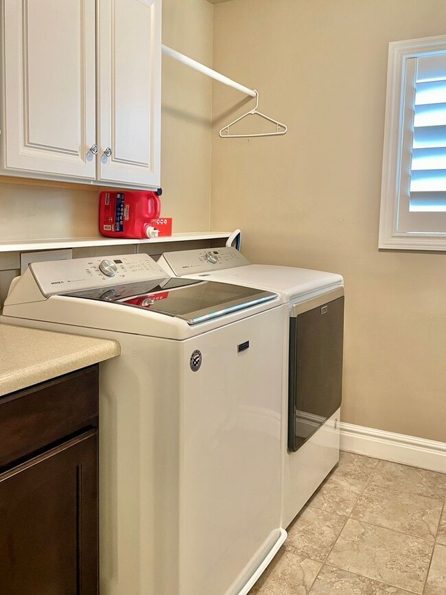 Building Photo - Luxury Fully Furnished 4-Bedroom Home for Rent – Clinton, Utah