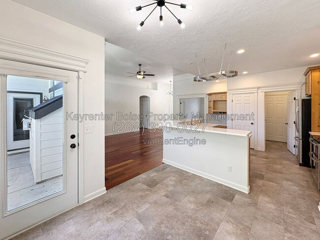 Building Photo - 650 E Whitney Ct