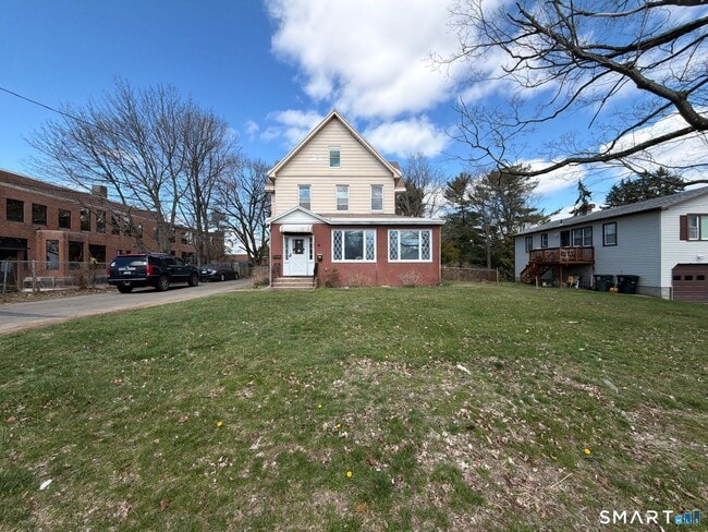 Building Photo - 316 W Main St