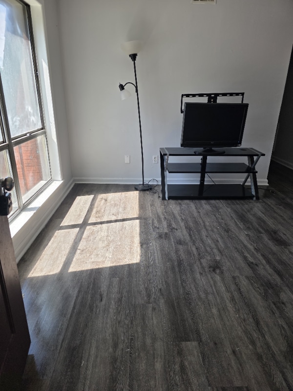 Building Photo - 615 Carter Ln