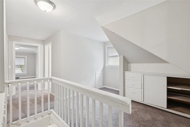 Building Photo - 2302 Saratoga Ave