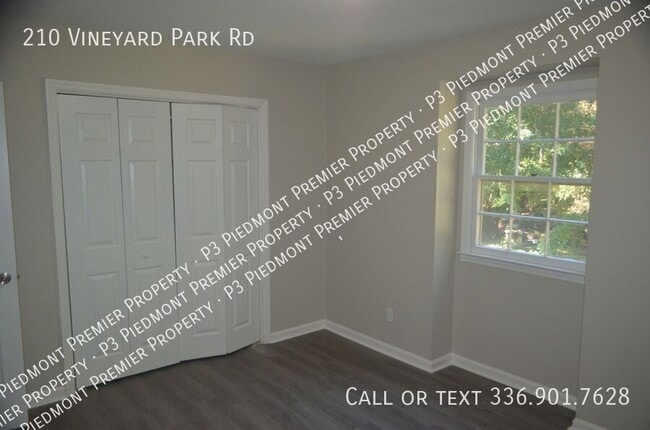 Building Photo - 210 Vineyard Park Rd