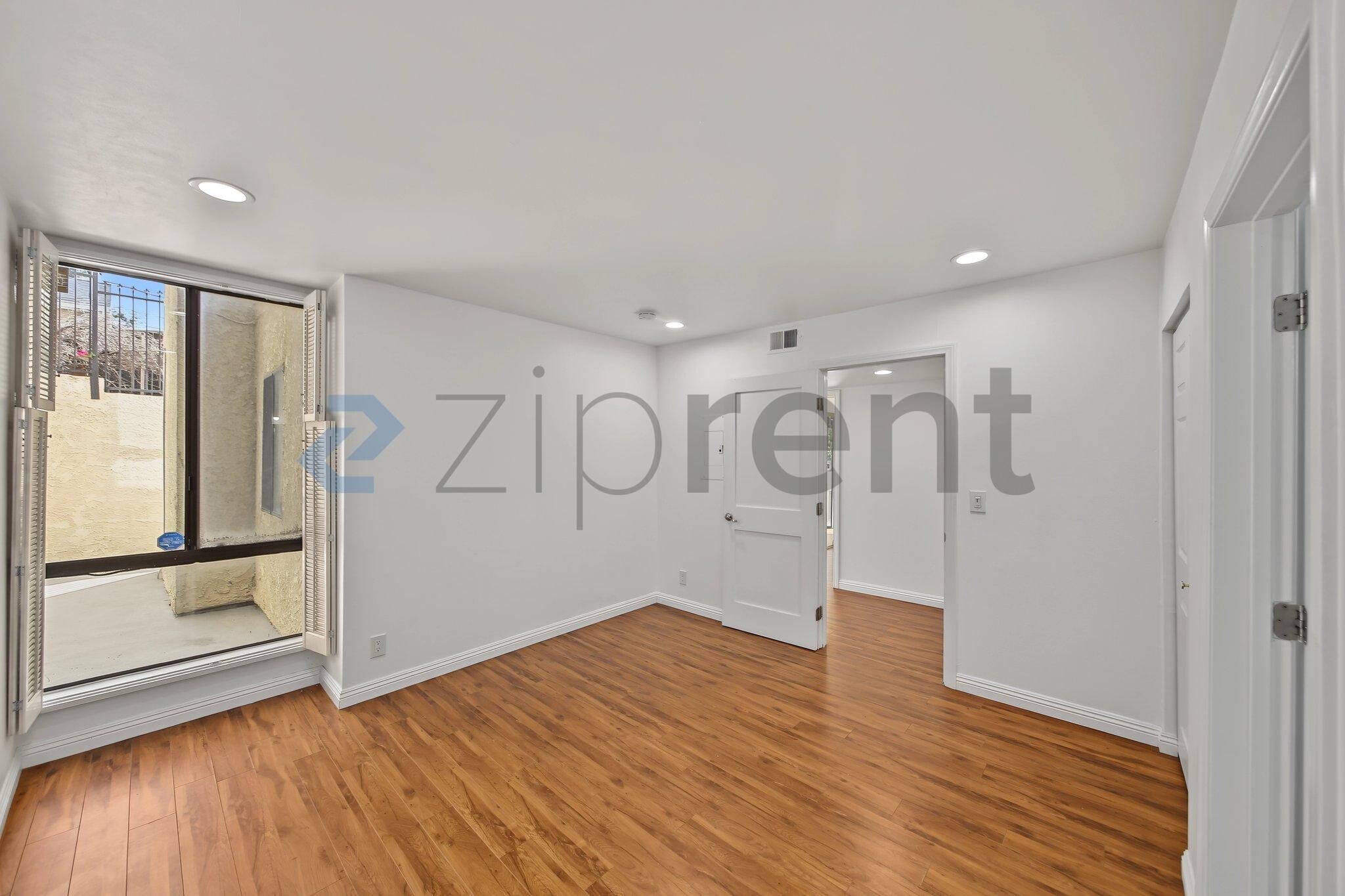 Building Photo - Unit 101