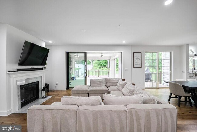 Building Photo - 4804 Bridle Ridge Rd