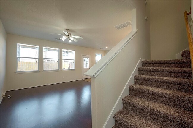 Building Photo - 14330 Fairbuff Ln