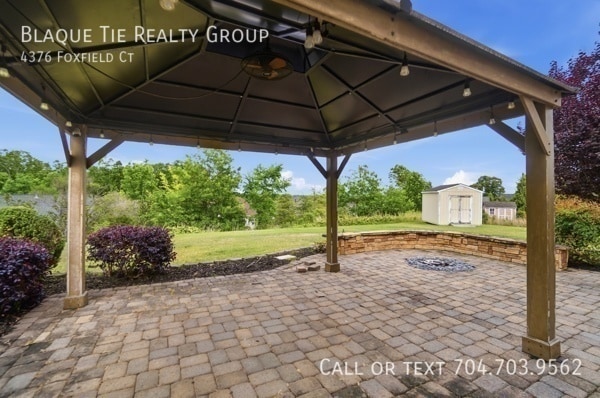 Building Photo - 4376 Foxfield Ct