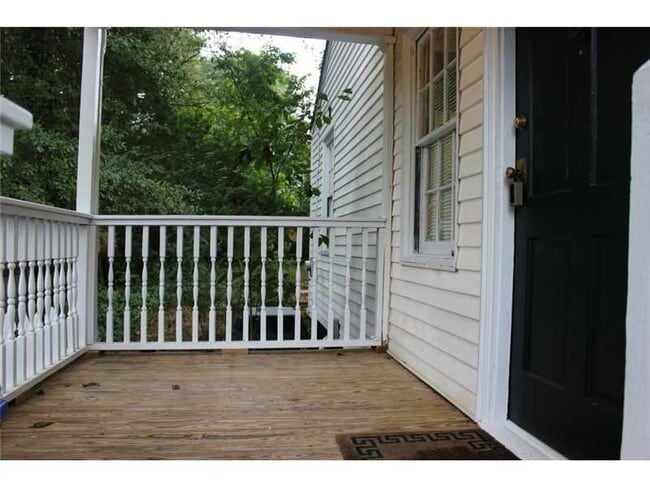 Building Photo - 737 Sunnybrook Dr