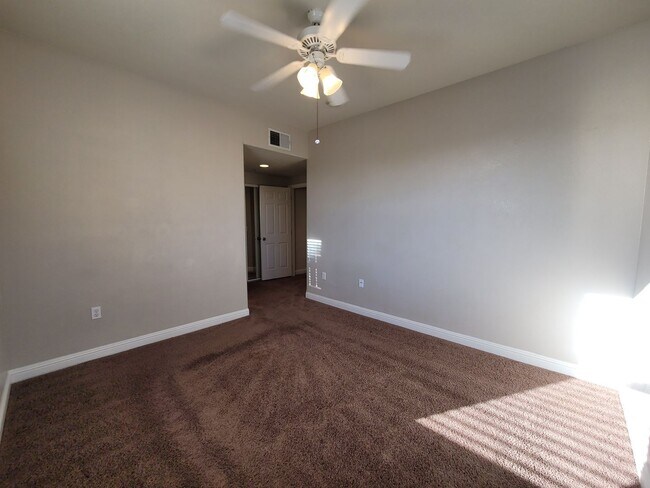 Building Photo - Westlake Villas Condo