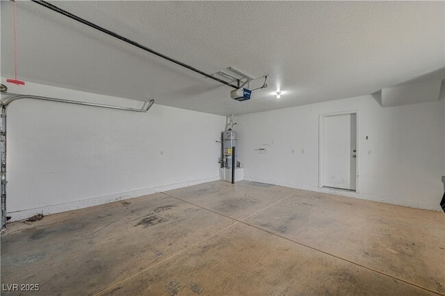 Building Photo - 10456 Armand Ave