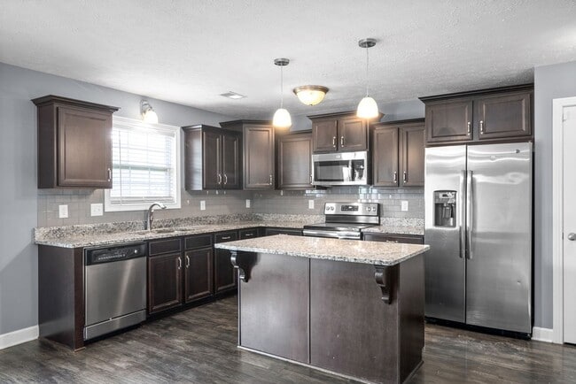 Building Photo - 3755 Windmill Dr