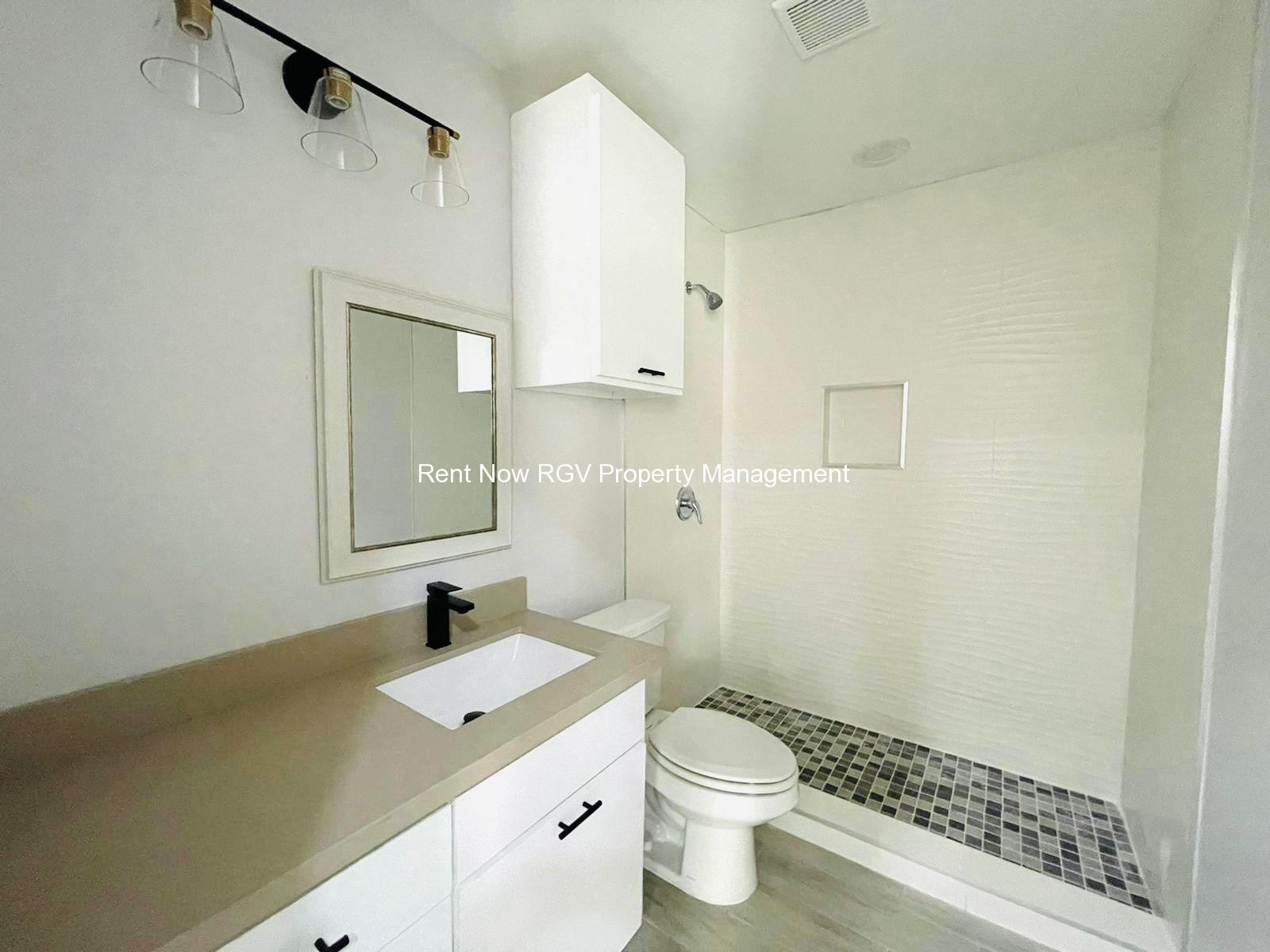 Building Photo - 3802 Las Vistas Ln