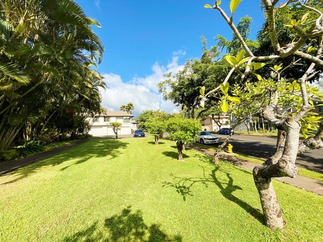 Building Photo - Pet Friendly Aiea Townhouse