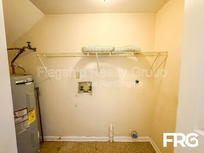 Building Photo - 105 Chesterfield Ct