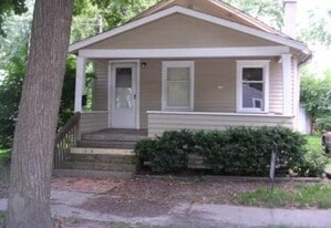 Building Photo - 411 S Hayford Ave