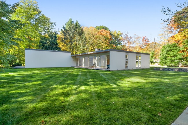 Building Photo - 431 Valley Rd